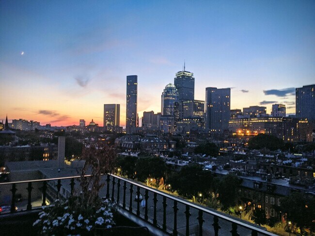 2 Clarendon St, Unit 501 in Boston, MA - Building Photo - Building Photo