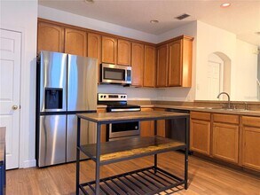 4212 Bismarck Palm Dr in Tampa, FL - Building Photo - Building Photo