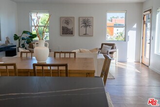 2218 1/2 Aaron St in Los Angeles, CA - Building Photo - Building Photo