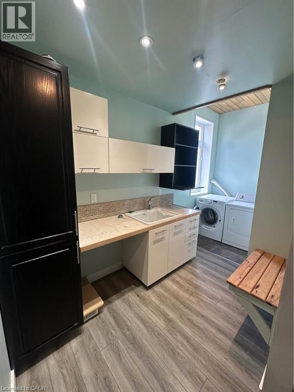 36 Dumfries St in Brant, ON - Building Photo - Building Photo