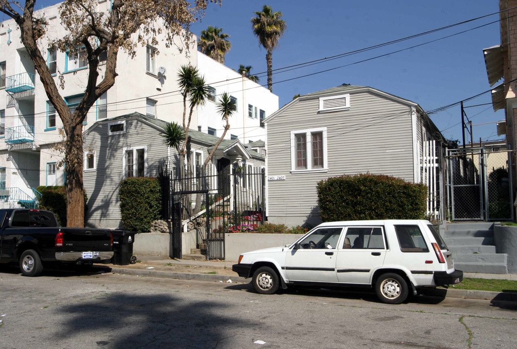 2401 W 10th St in Los Angeles, CA - Building Photo