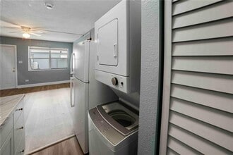 817 NW 12th Ave, Unit 2 in Fort Lauderdale, FL - Building Photo - Building Photo