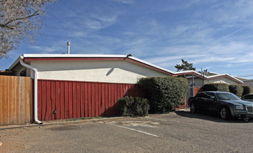 200-204 Charleston St NE in Albuquerque, NM - Building Photo - Building Photo