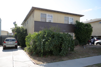 1030 S Holt Ave in Los Angeles, CA - Building Photo - Building Photo