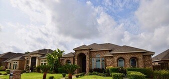 1919 W Ventura Dr in Pharr, TX - Building Photo