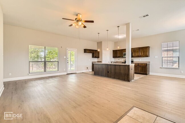 15630 Gatsby Ln in Dallas, TX - Building Photo - Building Photo