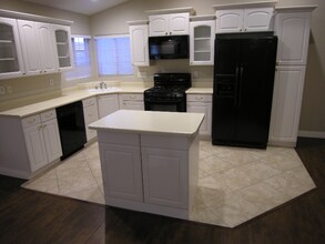 110 E Ford Ave in Las Vegas, NV - Building Photo - Building Photo