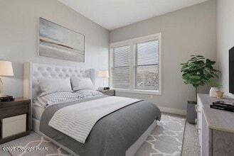 55 N Courtland St in East Stroudsburg, PA - Foto de edificio - Building Photo