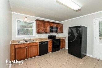 1475 Greenwillow Dr in Conley, GA - Foto de edificio - Building Photo