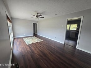 415 Highland Dr, Unit 2 in Clinton, TN - Building Photo - Building Photo