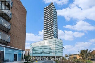 485 Richmond Rd in Ottawa, ON - Building Photo