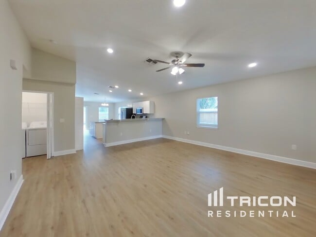 1007 S Locust Ave in Sanford, FL - Building Photo - Building Photo