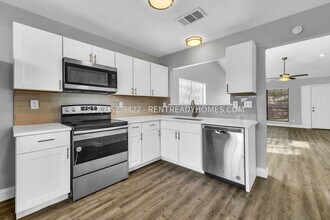 3819 O B Crowe Dr in Dallas, TX - Building Photo - Building Photo