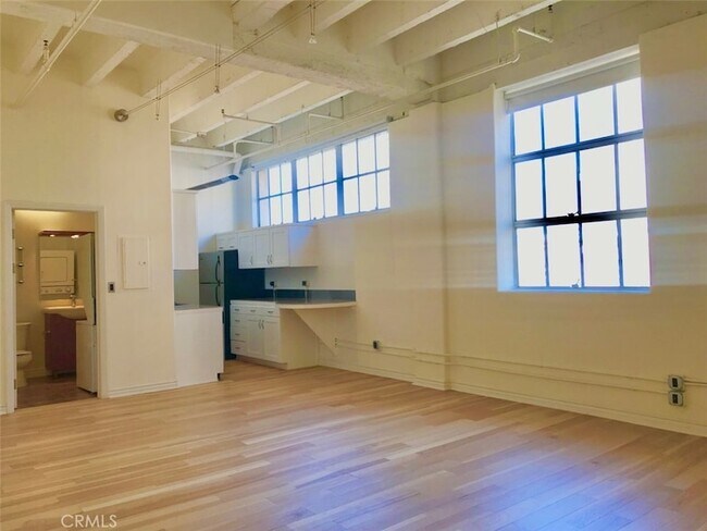 312 W 5th St, Unit 926 in Los Angeles, CA - Building Photo - Building Photo