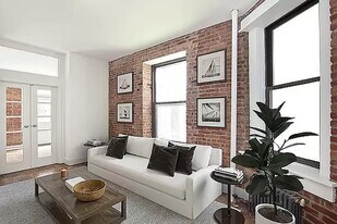 13 Essex St in New York, NY - Building Photo
