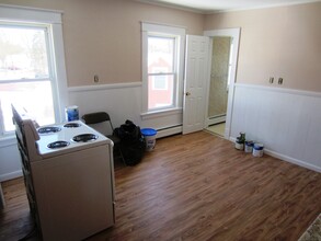 74 Kimball St, Unit B in Sanford, ME - Building Photo - Building Photo