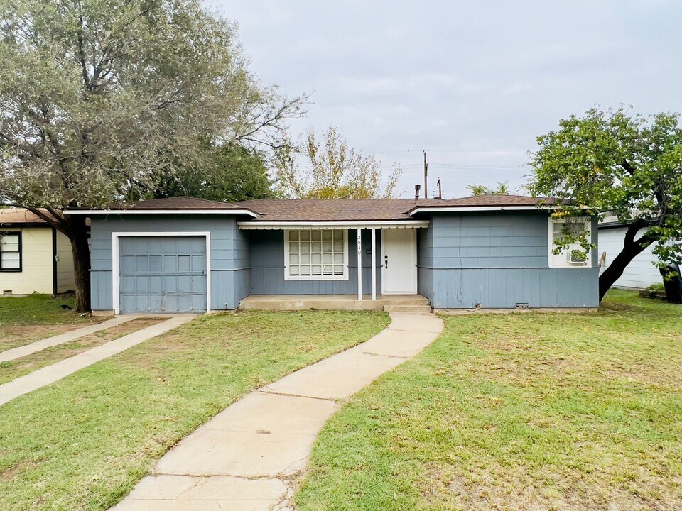3810 32nd St in Lubbock, TX - Building Photo