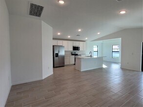 11100 Vanessa Ave in Englewood, FL - Building Photo - Building Photo