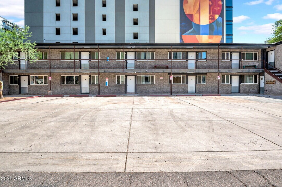 821 N 3rd St in Phoenix, AZ - Building Photo