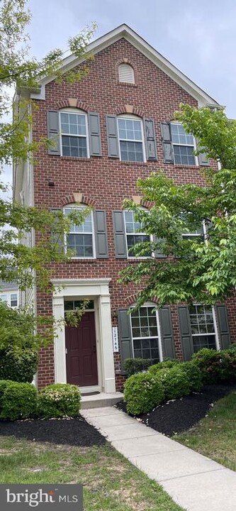 12746 Stone Lined Cir in Woodbridge, VA - Building Photo