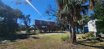 14329 W Seashell Ct in Crystal River, FL - Building Photo - Building Photo