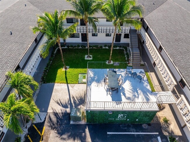 1330 W 29th St in Hialeah, FL - Building Photo - Building Photo