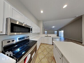 813 S 125th Ave in Avondale, AZ - Foto de edificio - Building Photo