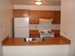 1940 Marthas Vineyard Cir in Anchorage, AK - Building Photo - Building Photo
