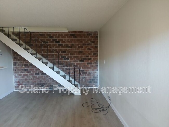 1930 Peabody Rd in Vacaville, CA - Building Photo - Building Photo