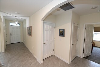 2964 Royal Gardens Ave in Ft. Myers, FL - Foto de edificio - Building Photo