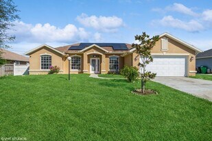 5493 NW Evanston Ave in Port St. Lucie, FL - Building Photo