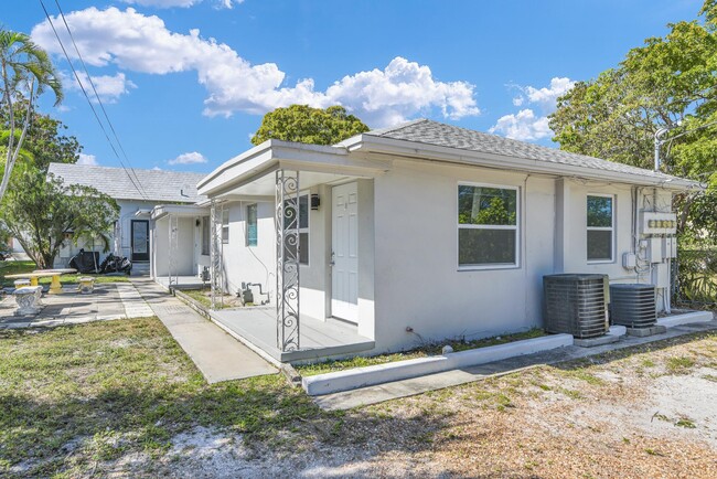 726 N L St in Lake Worth, FL - Building Photo - Building Photo