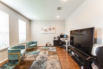 1425 Gatlinburg Cir in Desoto, TX - Foto de edificio - Building Photo