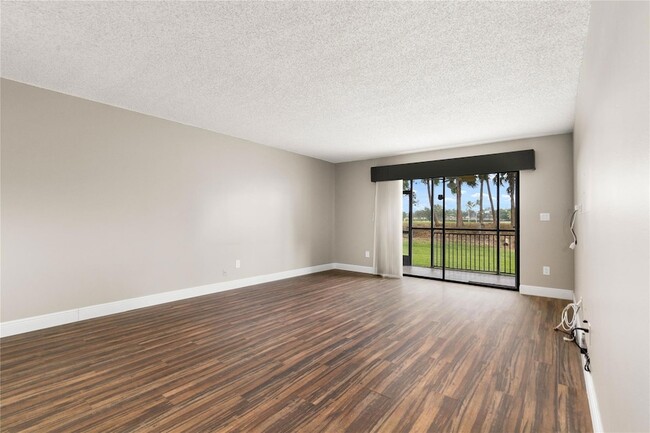 16171 Blatt Blvd, Unit 108 in Weston, FL - Building Photo - Building Photo