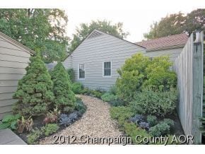 919 W Columbia Ave in Champaign, IL - Building Photo - Building Photo