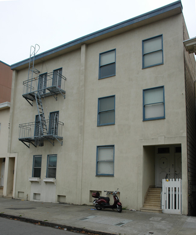 731-741 Greenwich St in San Francisco, CA - Building Photo - Building Photo