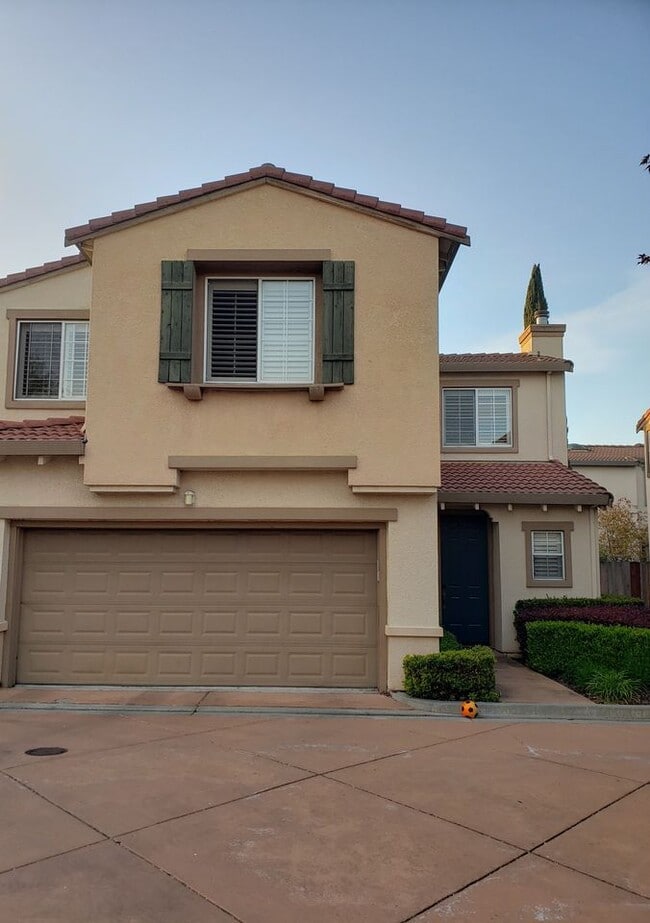 property at 2295 Lenox Pl