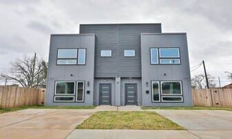 9315 Ashville Dr in Houston, TX - Building Photo