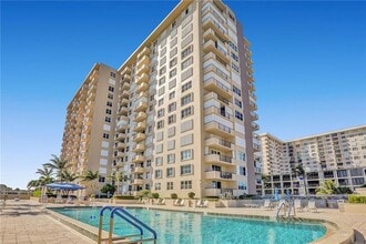 2000 S Ocean Blvd in Pompano Beach, FL - Building Photo - Building Photo
