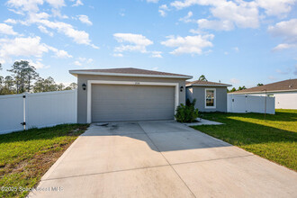 2938 Tishman Rd SE in Palm Bay, FL - Building Photo - Building Photo