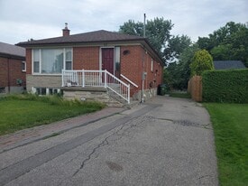 53 Chillery Av in Toronto, ON - Building Photo