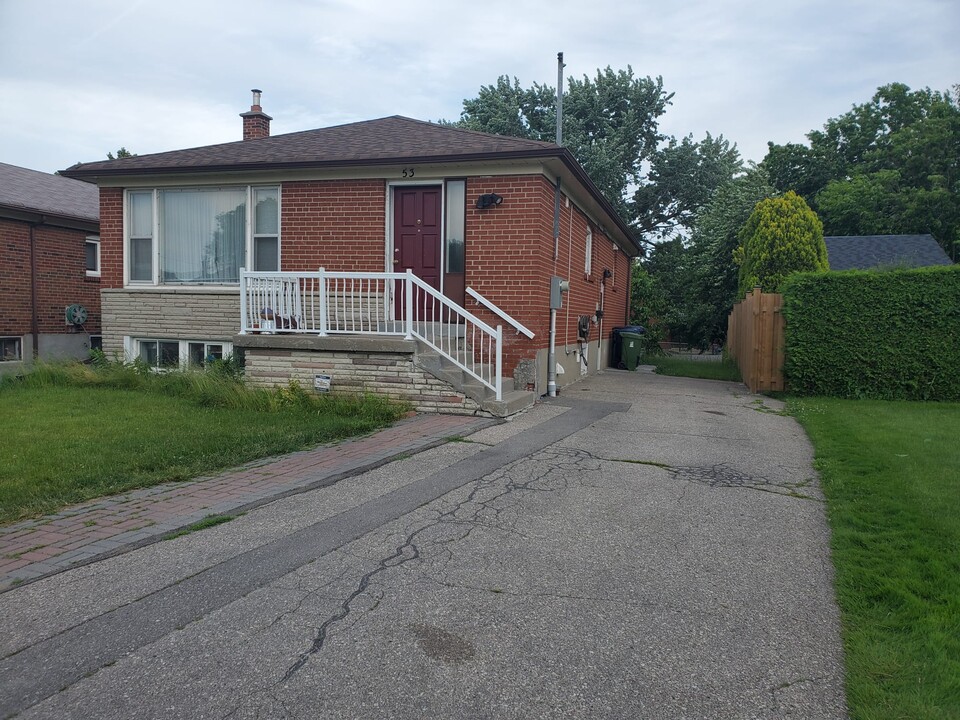 53 Chillery Av in Toronto, ON - Building Photo