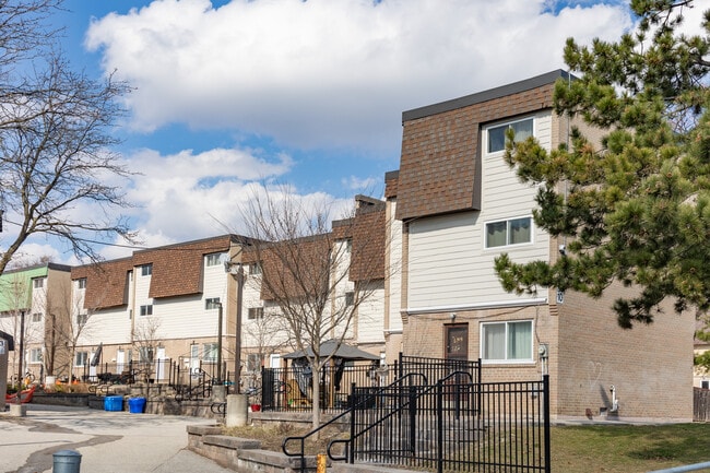 Finch Birchmount in Toronto, ON - Building Photo - Building Photo