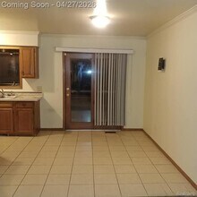 205 Pineview Ct in St. Clair Shores, MI - Building Photo - Building Photo