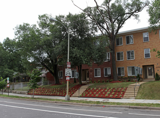 1607 N Carolina Ave NE in Washington, DC - Building Photo - Building Photo