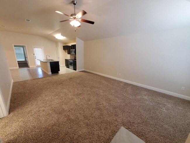 710 E 94th St in Odessa, TX - Foto de edificio - Building Photo