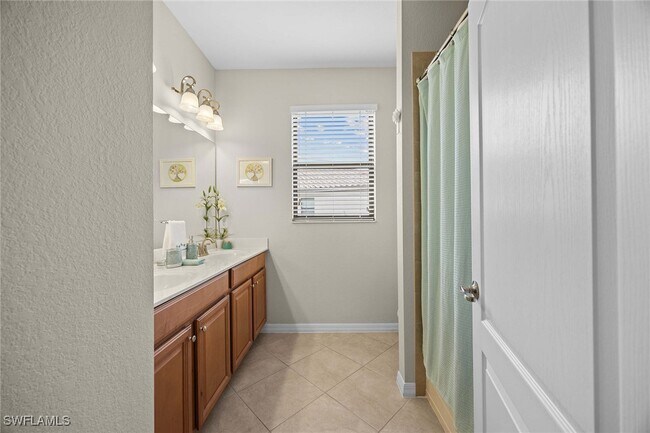 3948 Treasure Cove Cir in Naples, FL - Building Photo - Building Photo