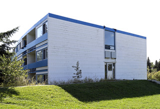 Suncourt Place in Calgary, AB - Building Photo - Building Photo