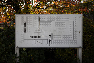 Oakviews in Richmond, BC - Building Photo - Building Photo
