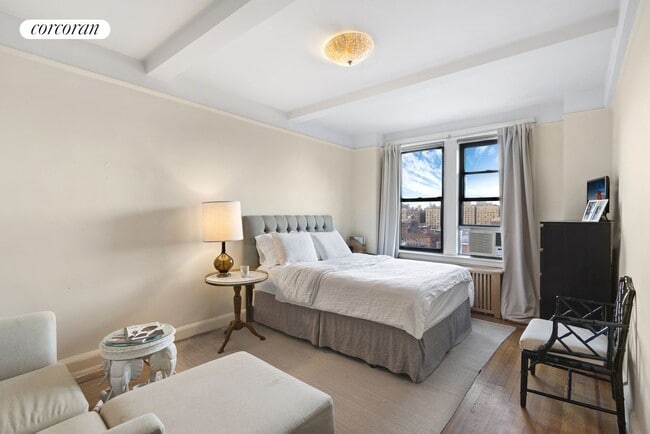 41 W 72nd St in New York, NY - Building Photo - Building Photo